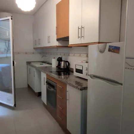 Alicante Apartment דירה *