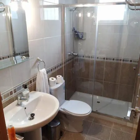 Alicante Apartment דירה *